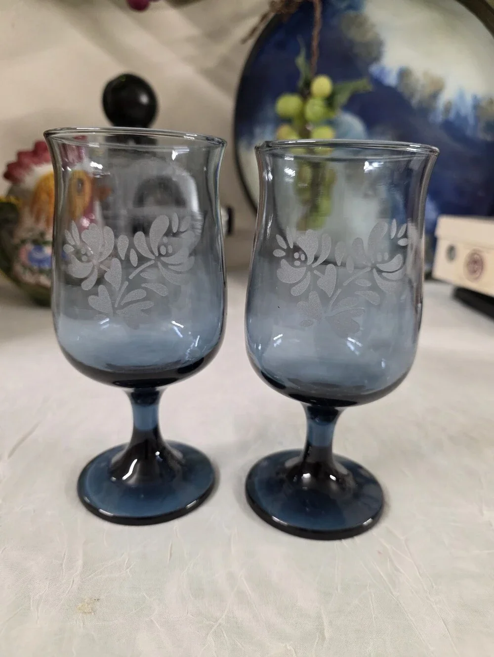 Pfaltzgraff Yorktowne Blue Glass  Water Goblets 6.5'' Set Of 2 Etched Design